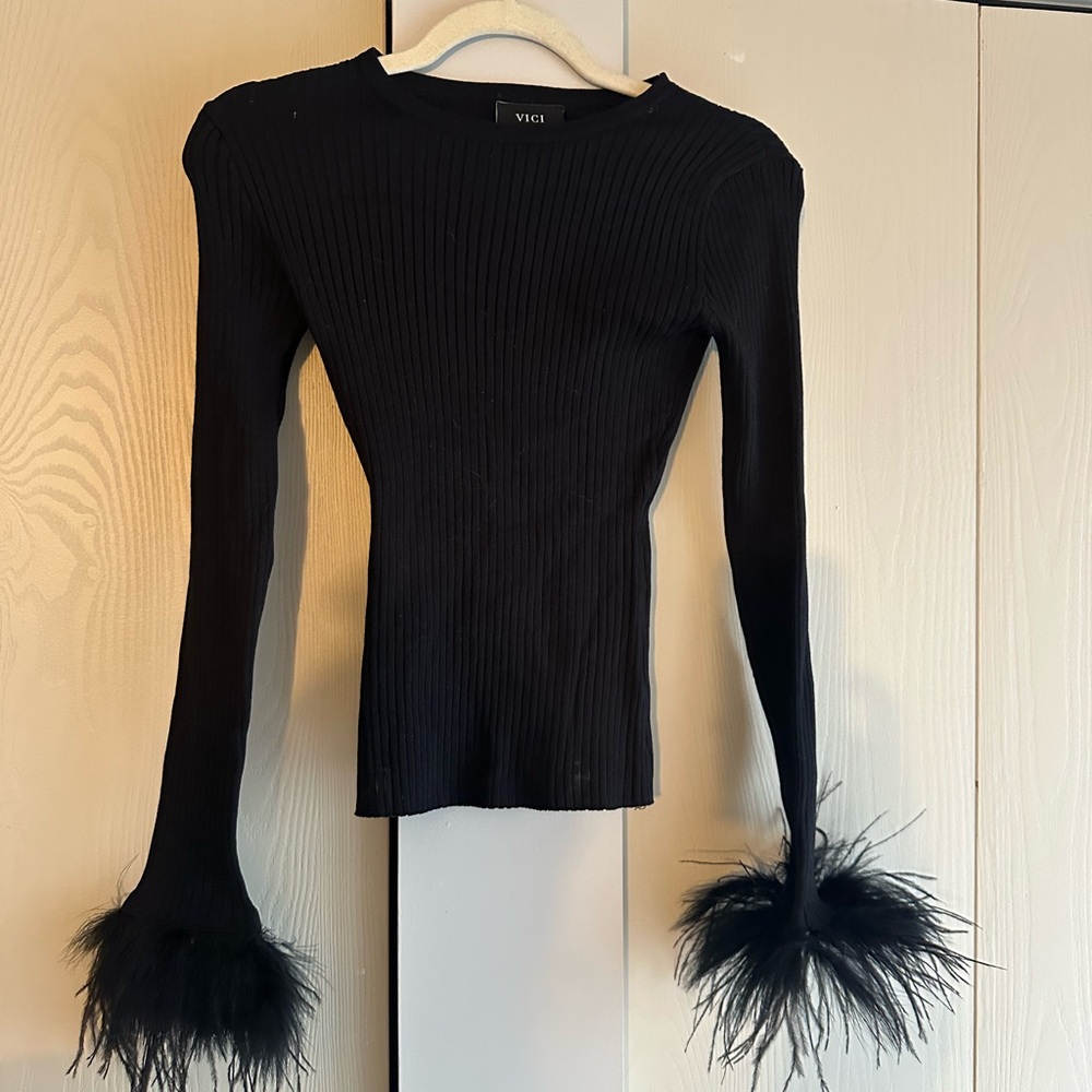 Vici Black Ribbed Long-Sleeve Top with Feather Cuffs. Size Small